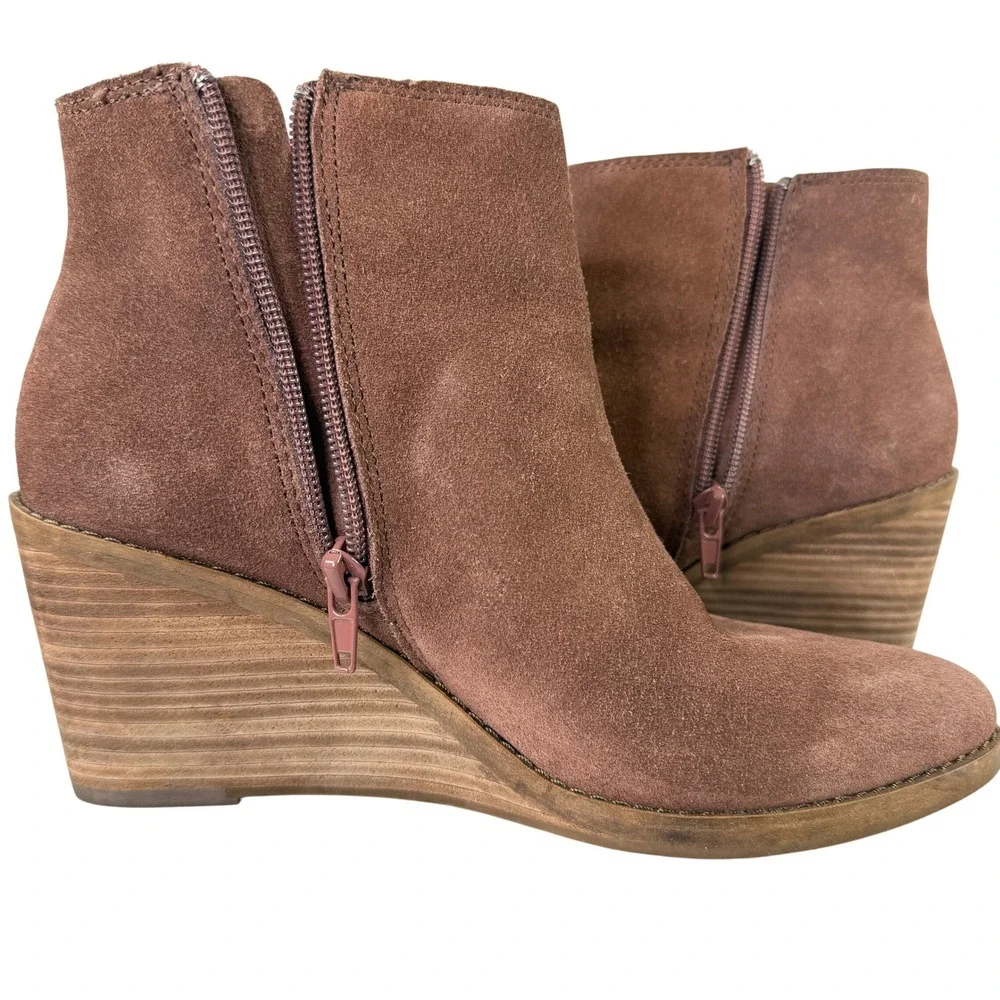 Frye and Co Wedge Booties Womens 7 Brown Suede Pointed Toe Ankle Boots